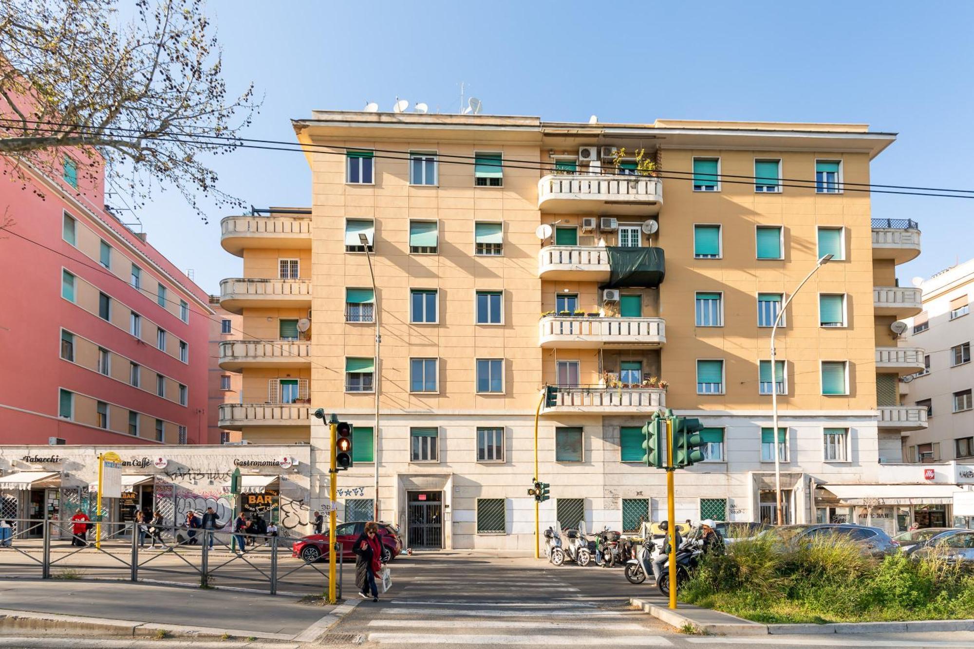 Cozy Apartment Gianicolense 3Bdr Рим Екстер'єр фото